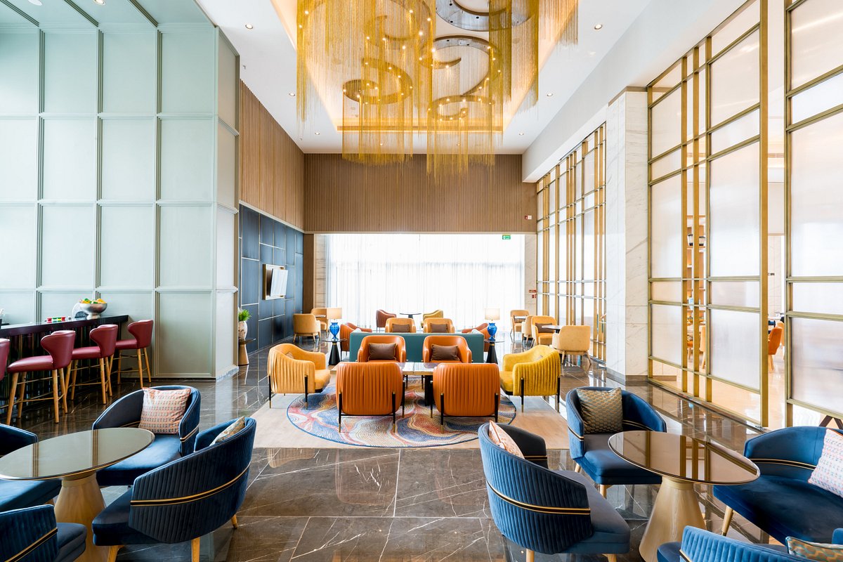 Holiday Inn — image 5